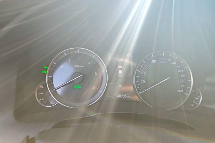 Used Lexus ES 2015 300h Comfort Edition Instrument Cluster