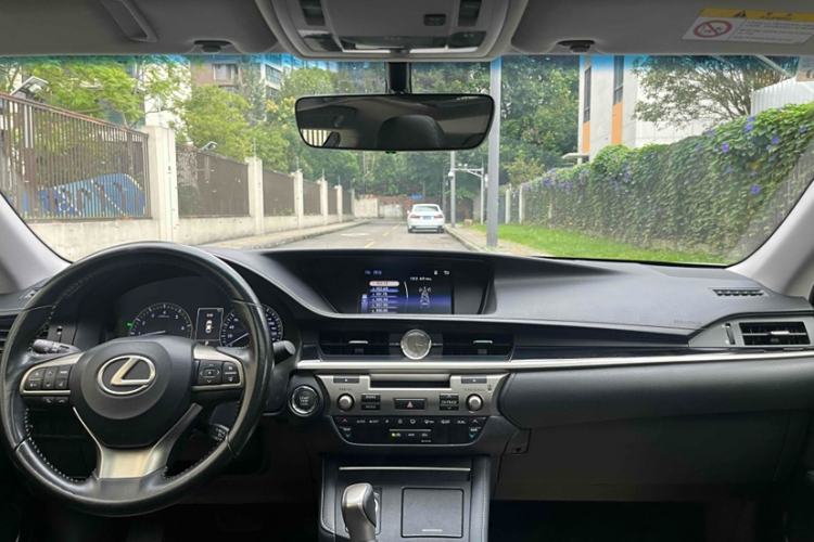Used Lexus ES 2015 200 Elite Edition Interior 1