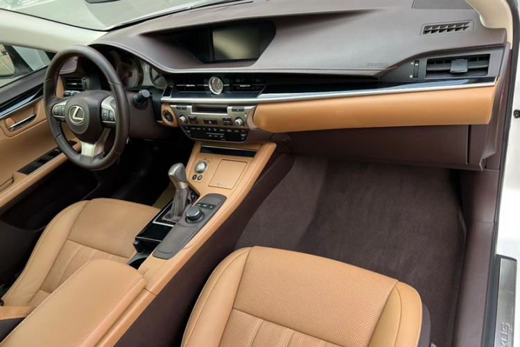 Used Lexus ES 2015 200 Elite Edition Interior 1