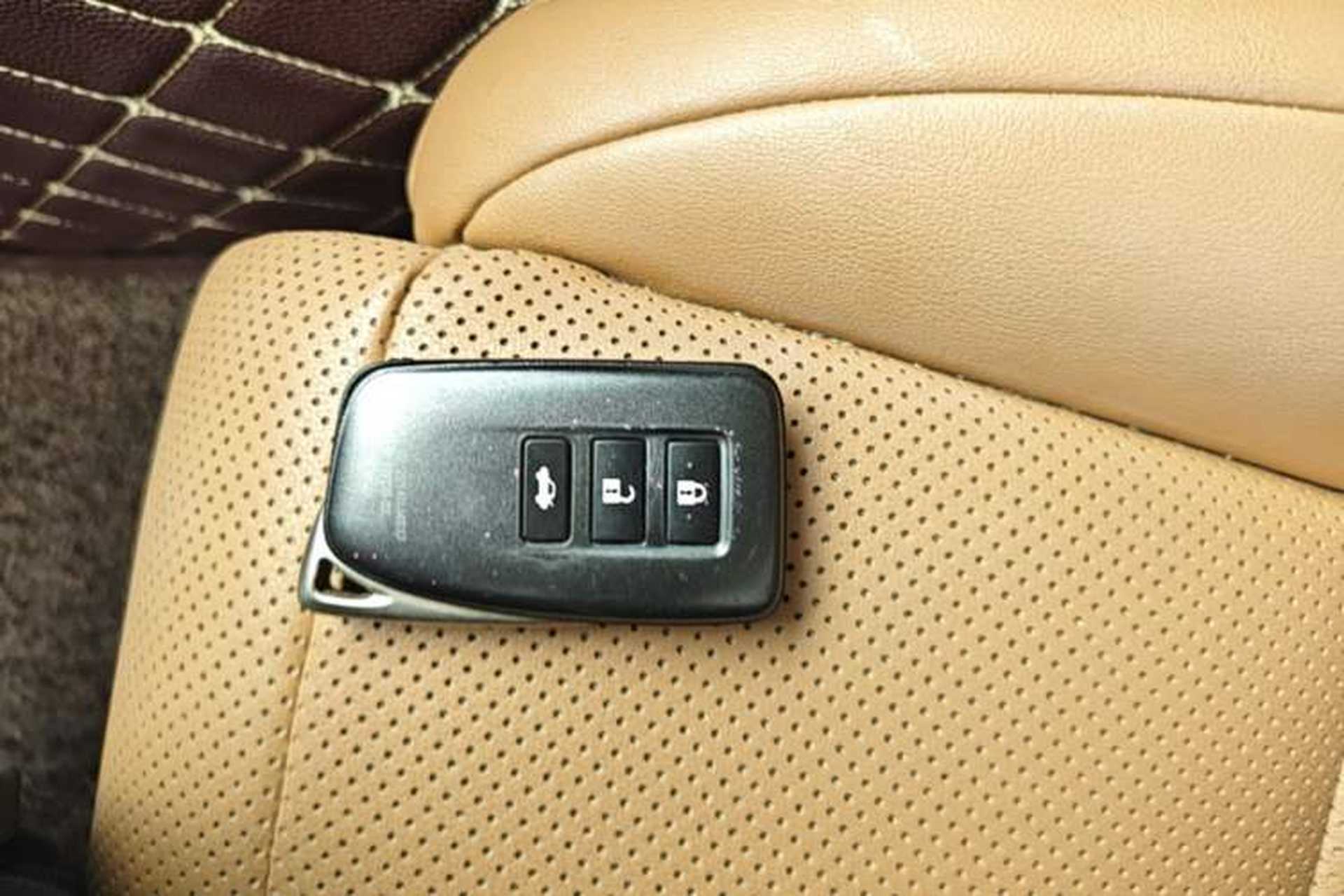 Used Lexus ES 2015 200 Elite Edition Interior 1