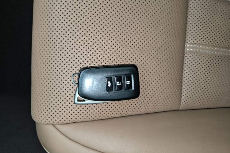 Used Lexus ES 2015 200 Elite Edition Interior 1
