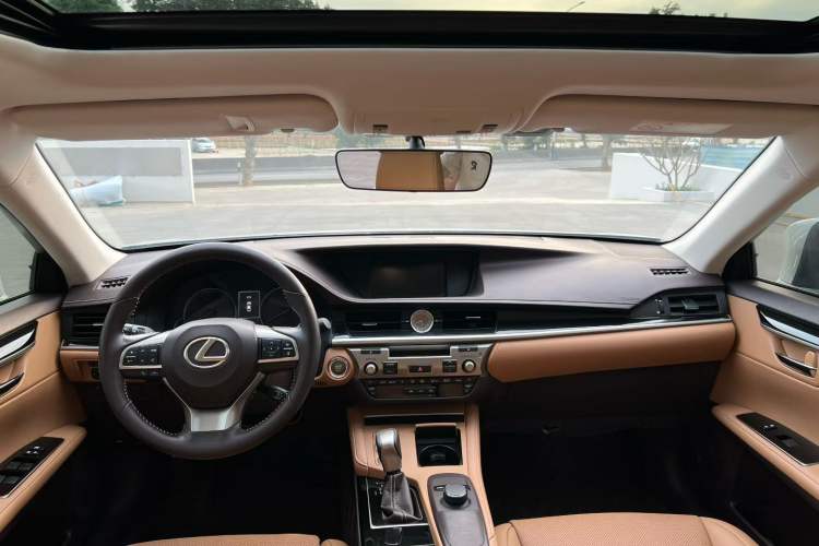 Used Lexus ES 2015 200 Elite Edition Interior 1