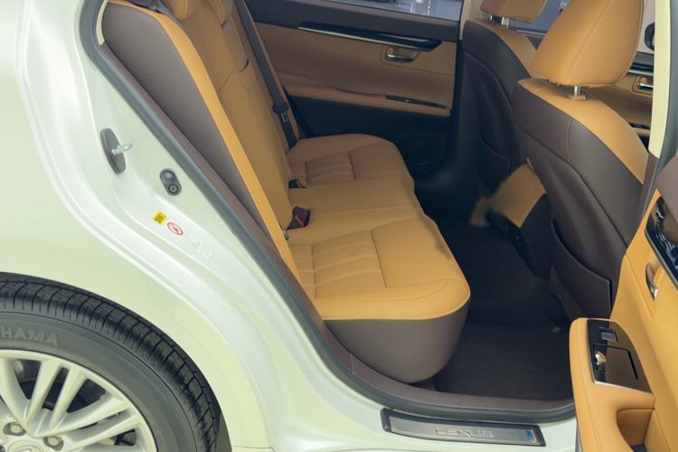 Used Lexus ES 2015 200 Elite Edition Interior 10