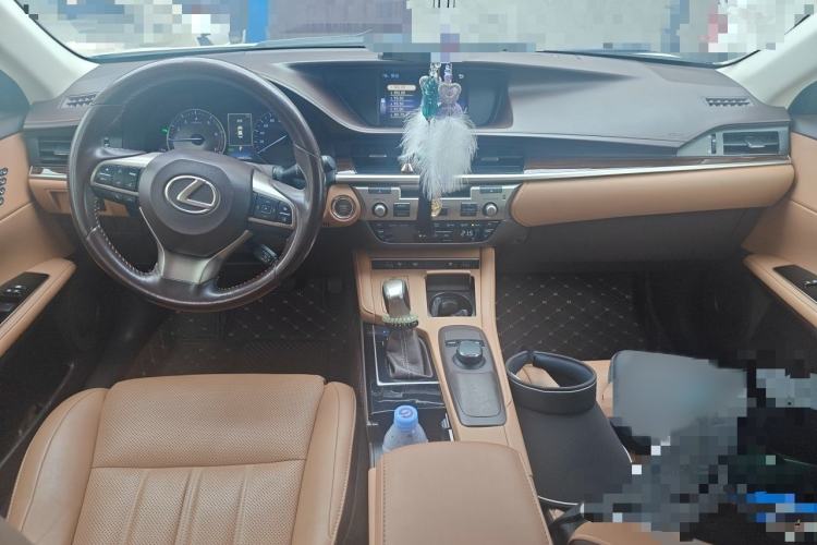 Used Lexus ES 2015 250 Elegant Edition Interior 2