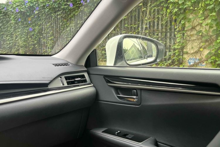 Used Lexus ES 2015 200 Elite Edition Interior 2