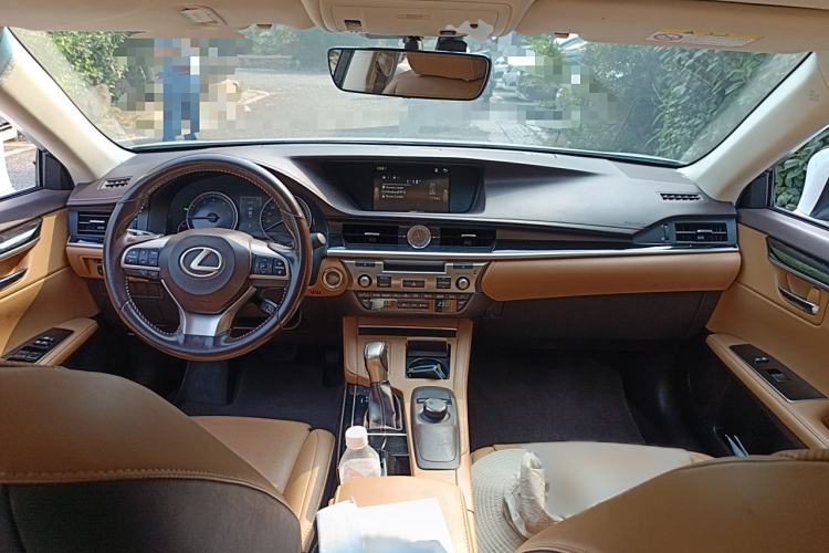 Used Lexus ES 2015 200 Elite Edition Interior 2
