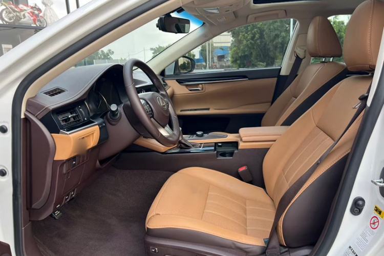 Used Lexus ES 2015 200 Elite Edition Interior 2