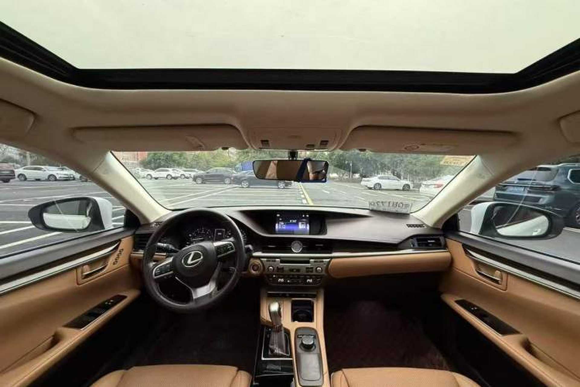Used Lexus ES 2015 200 Elite Edition Interior 2