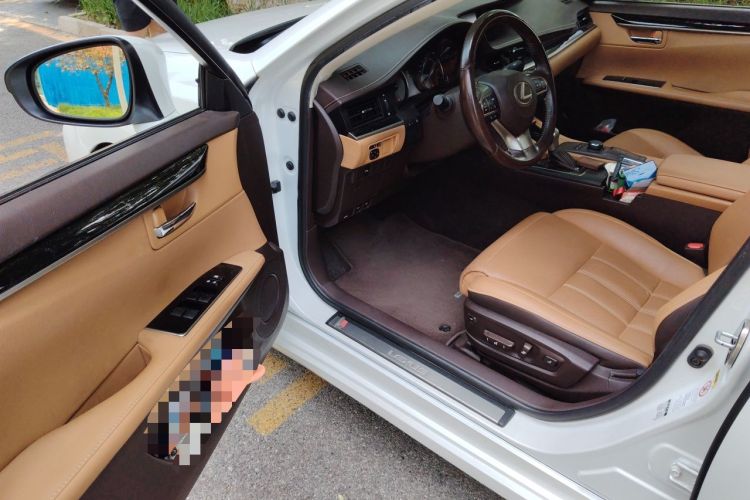 Used Lexus ES 2015 200 Elite Edition Interior 3