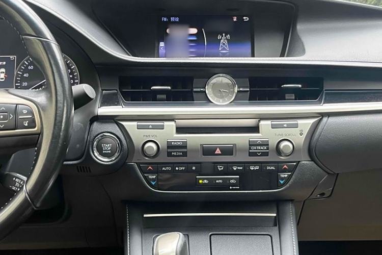 Used Lexus ES 2015 200 Elite Edition Interior 3