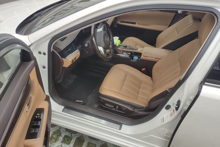 Used Lexus ES 2015 250 Elegant Edition Interior 3