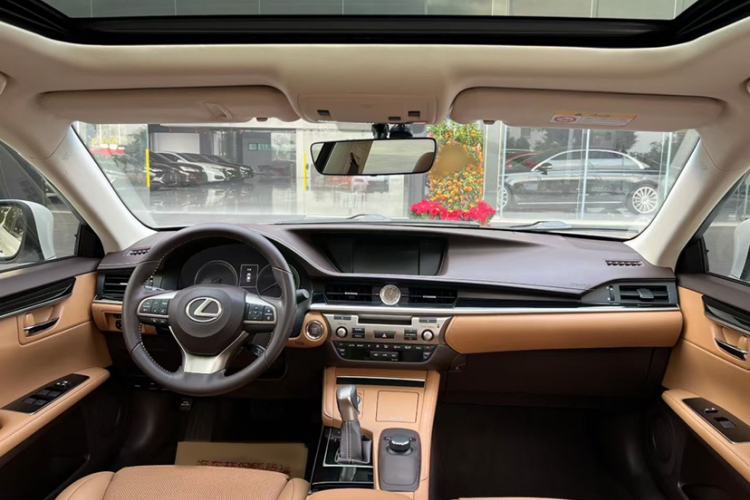 Used Lexus ES 2015 200 Elite Edition Interior 3