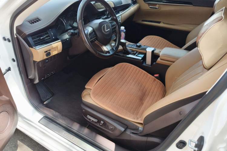Used Lexus ES 2015 200 Elite Edition Interior 3