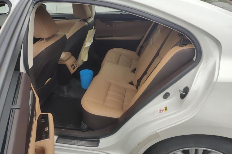 Used Lexus ES 2015 250 Elegant Edition Interior 4