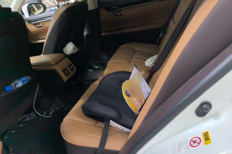 Used Lexus ES 2015 200 Elite Edition Interior 4