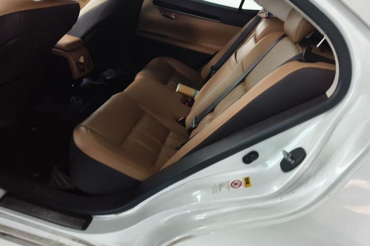 Used Lexus ES 2015 200 Elite Edition Interior 4