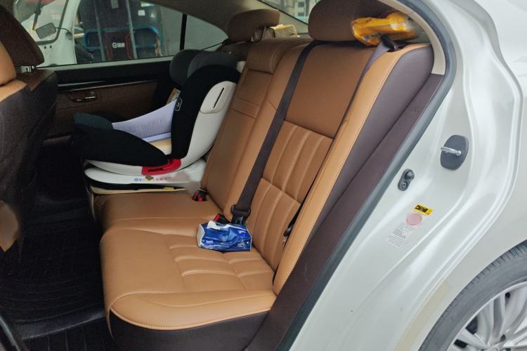 Used Lexus ES 2015 200 Elite Edition Interior 4