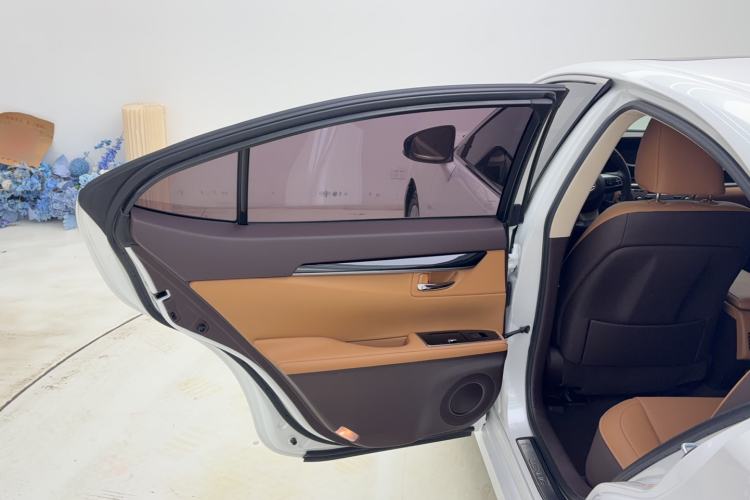 Used Lexus ES 2015 200 Elite Edition Interior 4