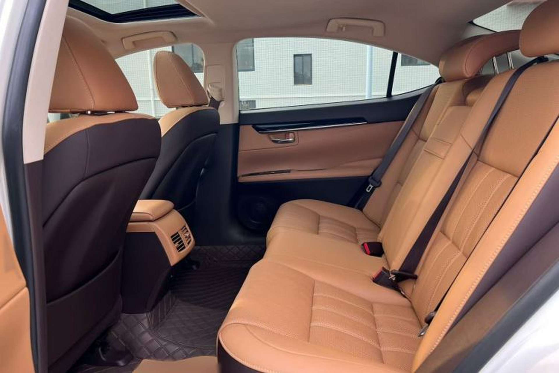 Used Lexus ES 2015 200 Elite Edition Interior 4