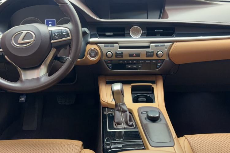 Used Lexus ES 2015 200 Elite Edition Interior 6