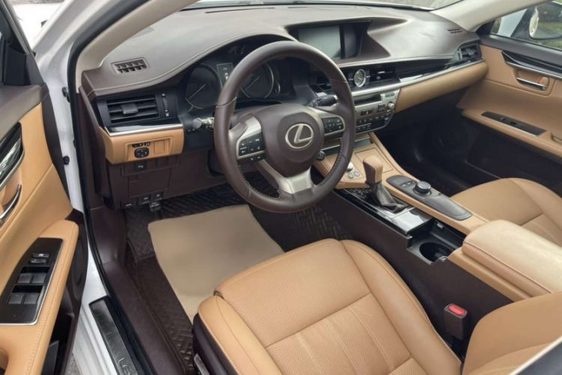 Used Lexus ES 2015 200 Elite Edition Interior 6