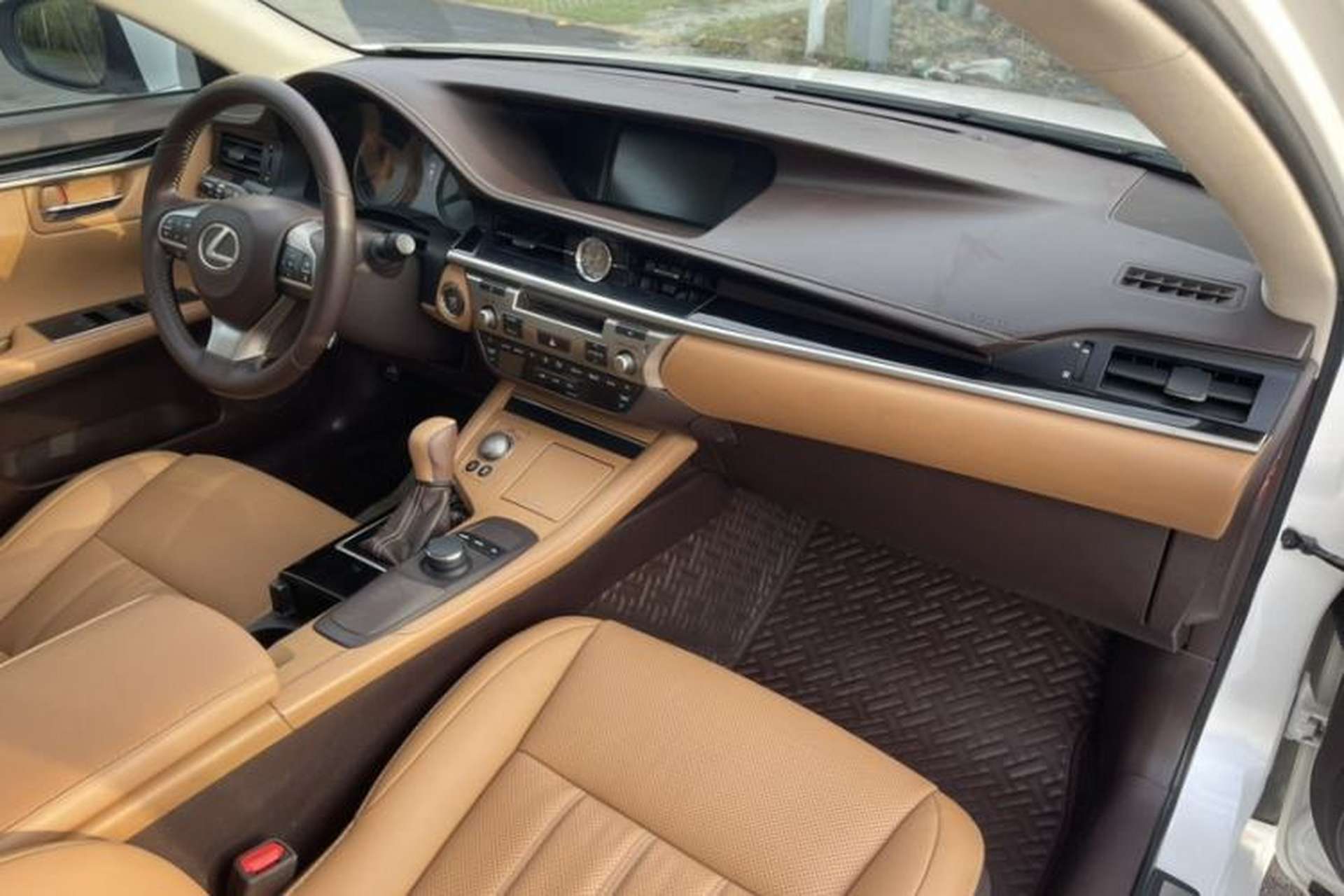 Used Lexus ES 2015 200 Elite Edition Interior 8