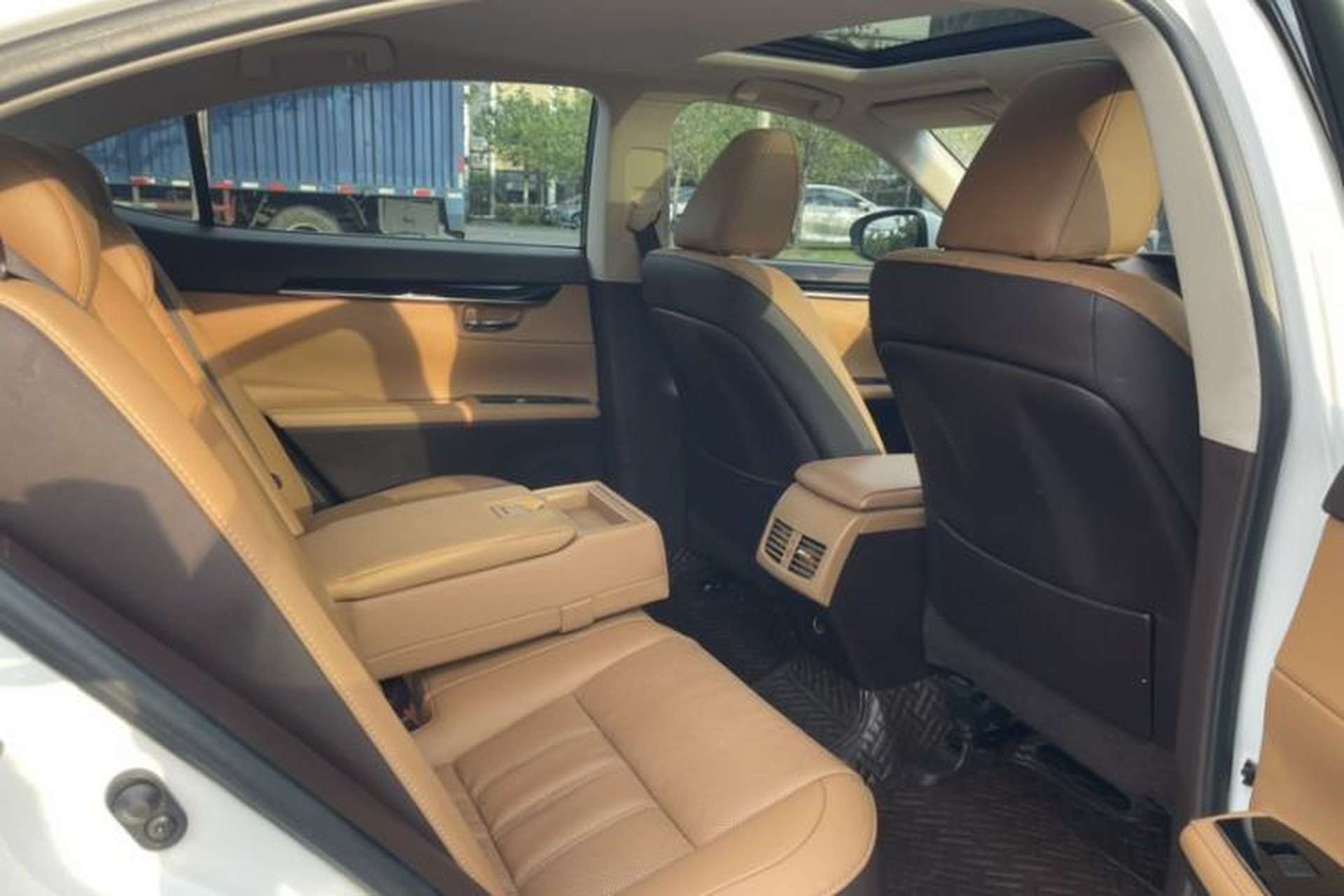 Used Lexus ES 2015 200 Elite Edition Interior 9