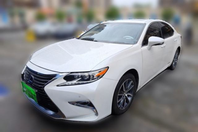 Used Lexus ES 2015 300h Comfort Edition