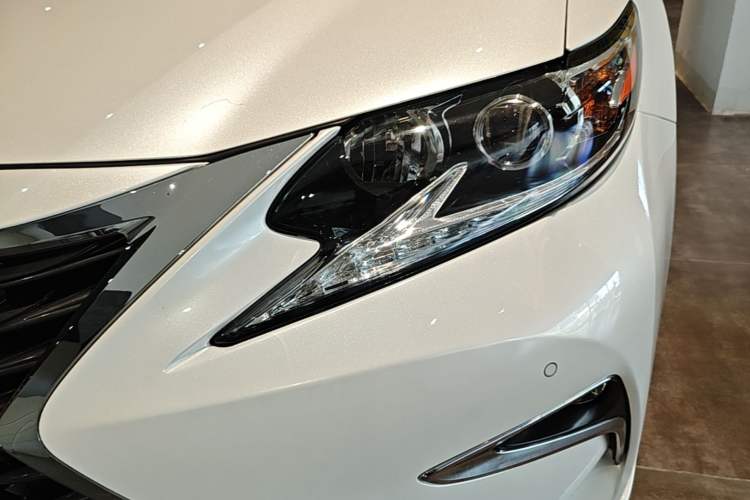 Used Lexus ES 2015 200 Elite Edition Left Front Headlight