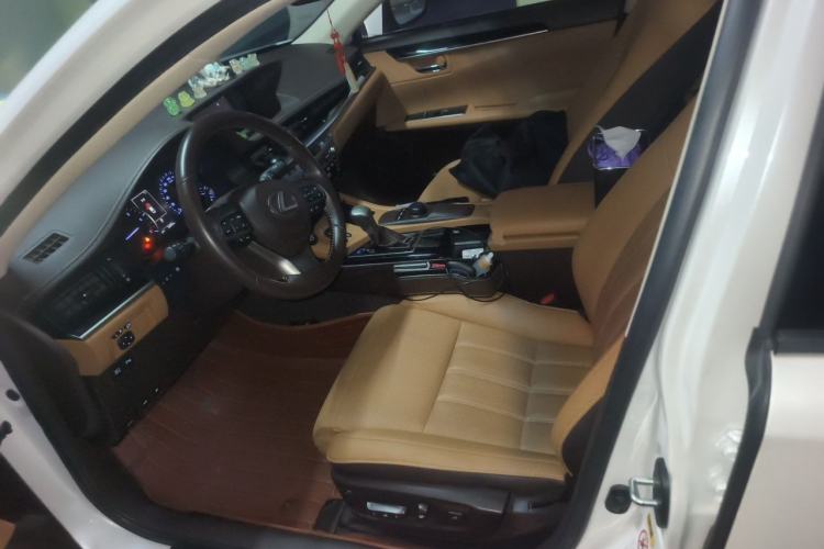Used Lexus ES 2015 200 Comfort Edition Left Front Seat