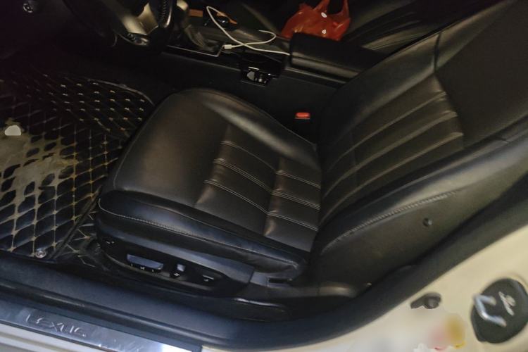 Used Lexus ES 2015 300h Comfort Edition Left Front Seat