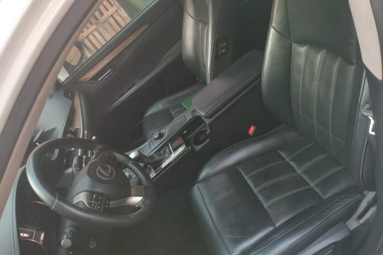 Used Lexus ES 2015 300h Luxury Edition Left Front Seat