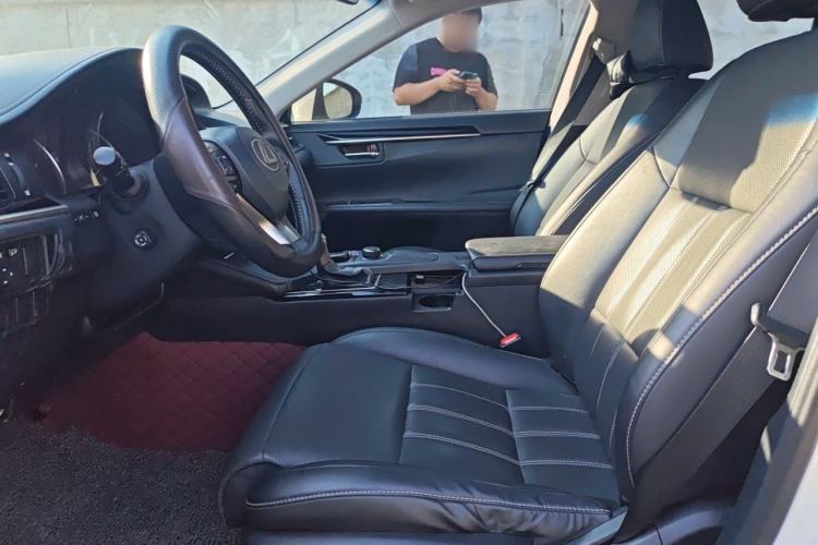 Used Lexus ES 2015 300h Comfort Edition Left Front Seat