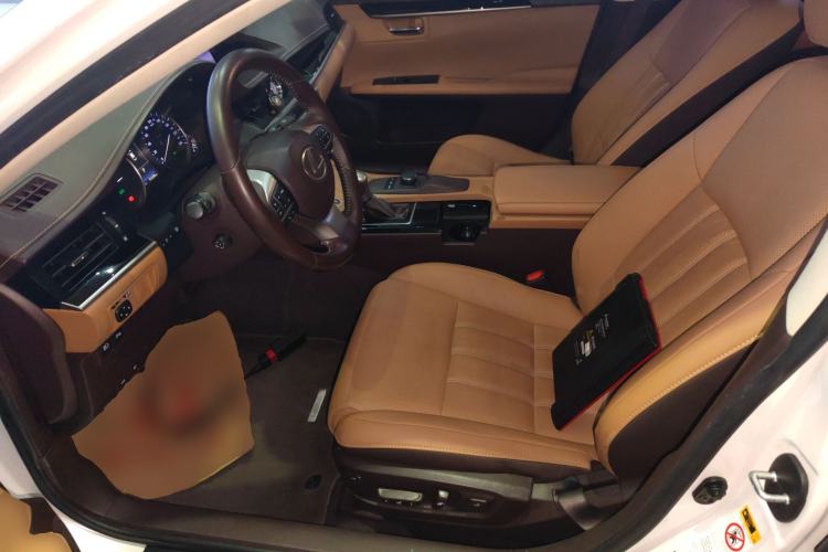 Used Lexus ES 2015 300h Comfort Edition Left Front Seat