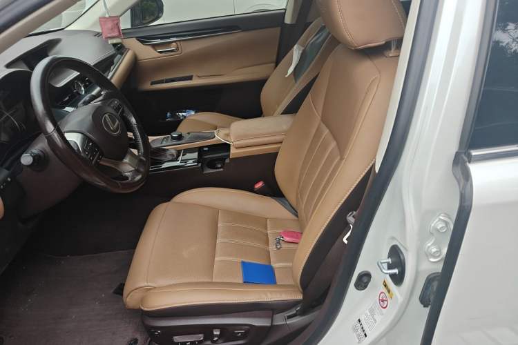 Used Lexus ES 2015 200 Comfort Edition Left Front Seat