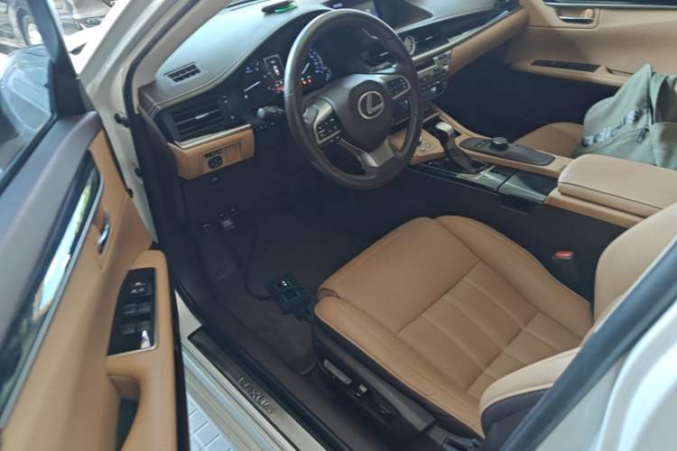Used Lexus ES 2015 200 Elite Edition Left Front Seat