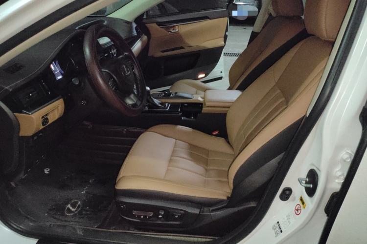 Used Lexus ES 2015 300h Comfort Edition Left Front Seat