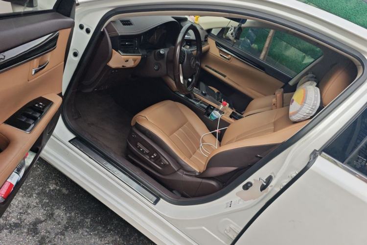 Used Lexus ES 2015 300h Comfort Edition Left Front Seat