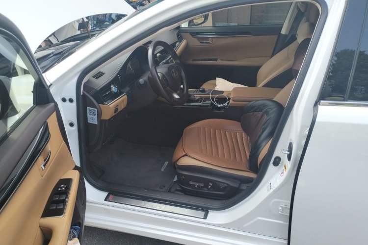 Used Lexus ES 2015 200 Elite Edition Left Front Seat