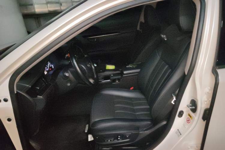 Used Lexus ES 2015 300h Comfort Edition Left Front Seat