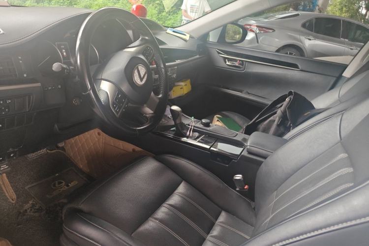 Used Lexus ES 2015 300h Comfort Edition Left Front Seat