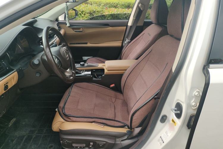 Used Lexus ES 2015 300h Comfort Edition Left Front Seat