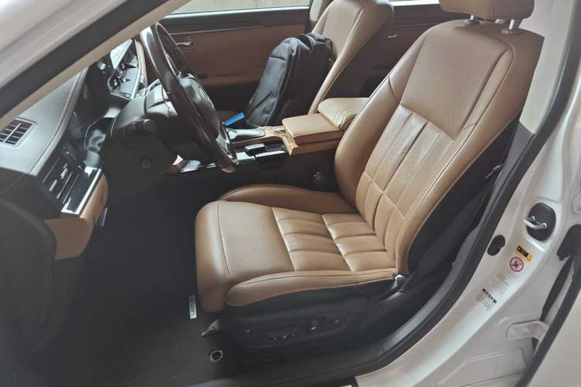 Used Lexus ES 2015 300h Comfort Edition Left Front Seat