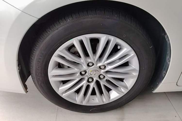 Used Lexus ES 2015 200 Elite Edition Left Front Wheel Hub