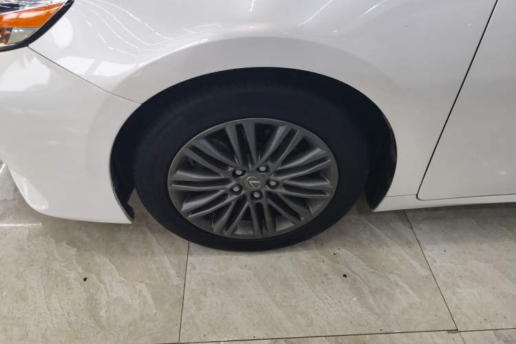 Used Lexus ES 2015 200 Elite Edition Left Front Wheel Hub