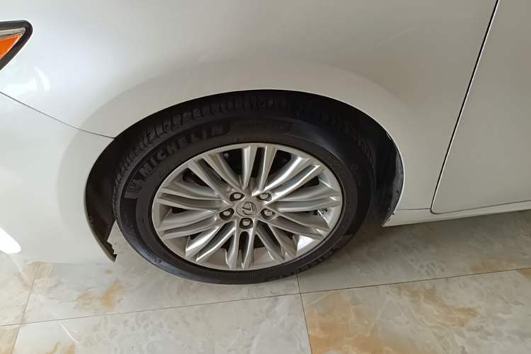 Used Lexus ES 2015 200 Elite Edition Left Front Wheel Hub
