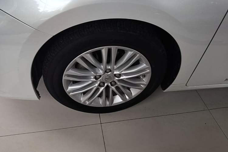 Used Lexus ES 2015 200 Elite Edition Left Front Wheel Hub