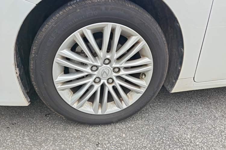 Used Lexus ES 2015 200 Elite Edition Left Front Wheel Hub