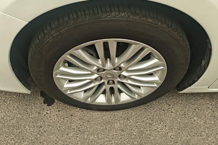 Used Lexus ES 2015 200 Elite Edition Left Front Wheel Hub