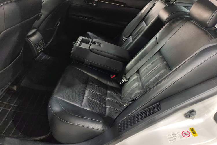Used Lexus ES 2015 300h Luxury Edition Left Rear Seat